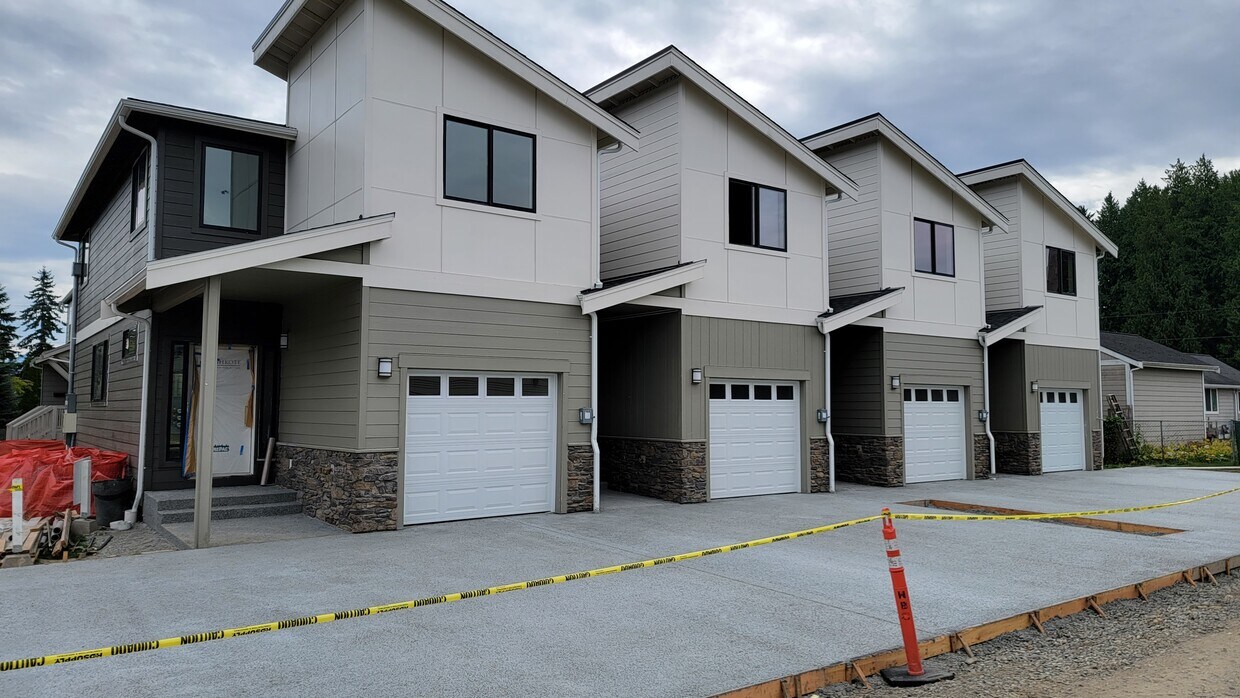 1096 E Fairhaven Ave, Burlington, WA 98233 Townhome Rentals in Burlington WA