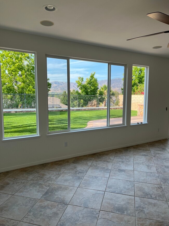 Building Photo - 1456 Hidden Ranch Dr