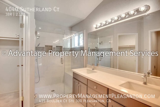 Foto del edificio - 4040 Sutherland Ct