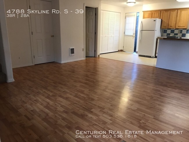 Foto del edificio - 4788 Skyline Rd S