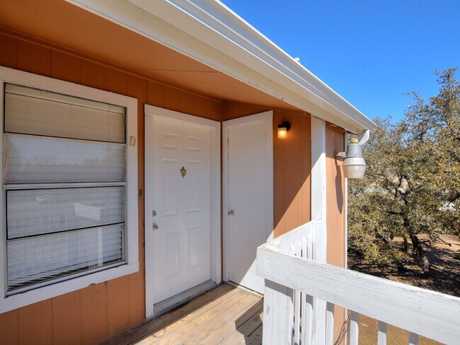Foto del edificio - "Cozy Living at 301 Algerita: Charming 2-B...