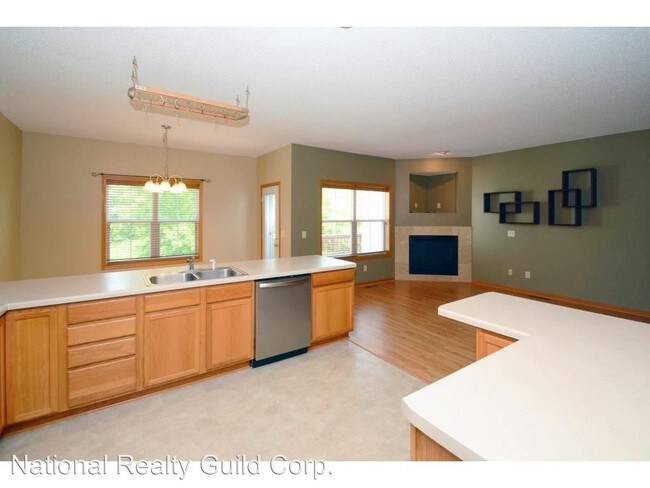 Foto del edificio - 2 br, 2 bath House - 7519 5th Street N