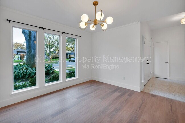 Foto del edificio - 6114 Hummingbird St