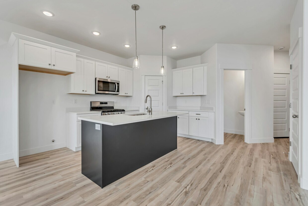 Foto principal - 4650 Alder Dr