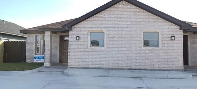 Building Photo - 634 Marrs Ave