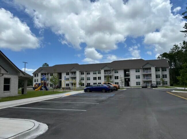 Foto del edificio - 800 Winding Rd