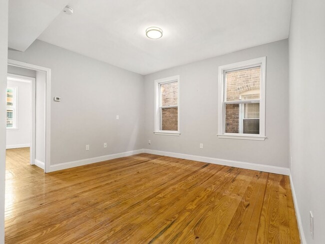 Building Photo - Charming 4 Bedroom-No Broker Fee