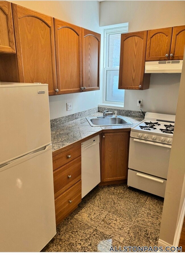 Building Photo - 1189 Commonwealth Ave