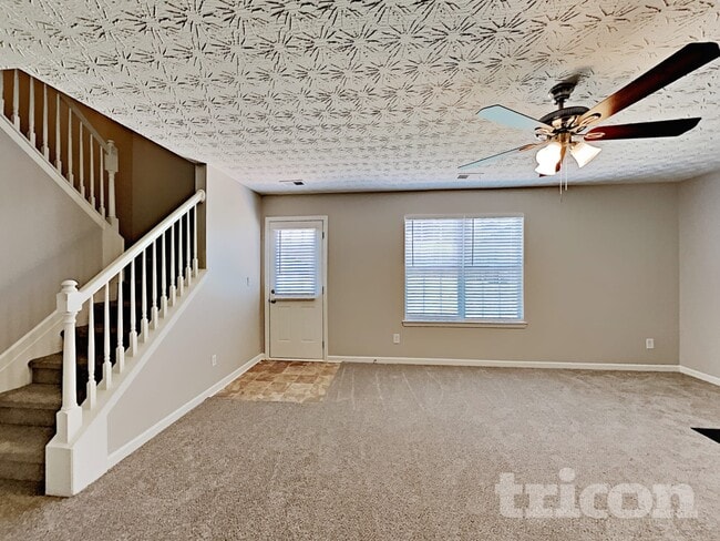 Building Photo - 7637 Garnet Dr