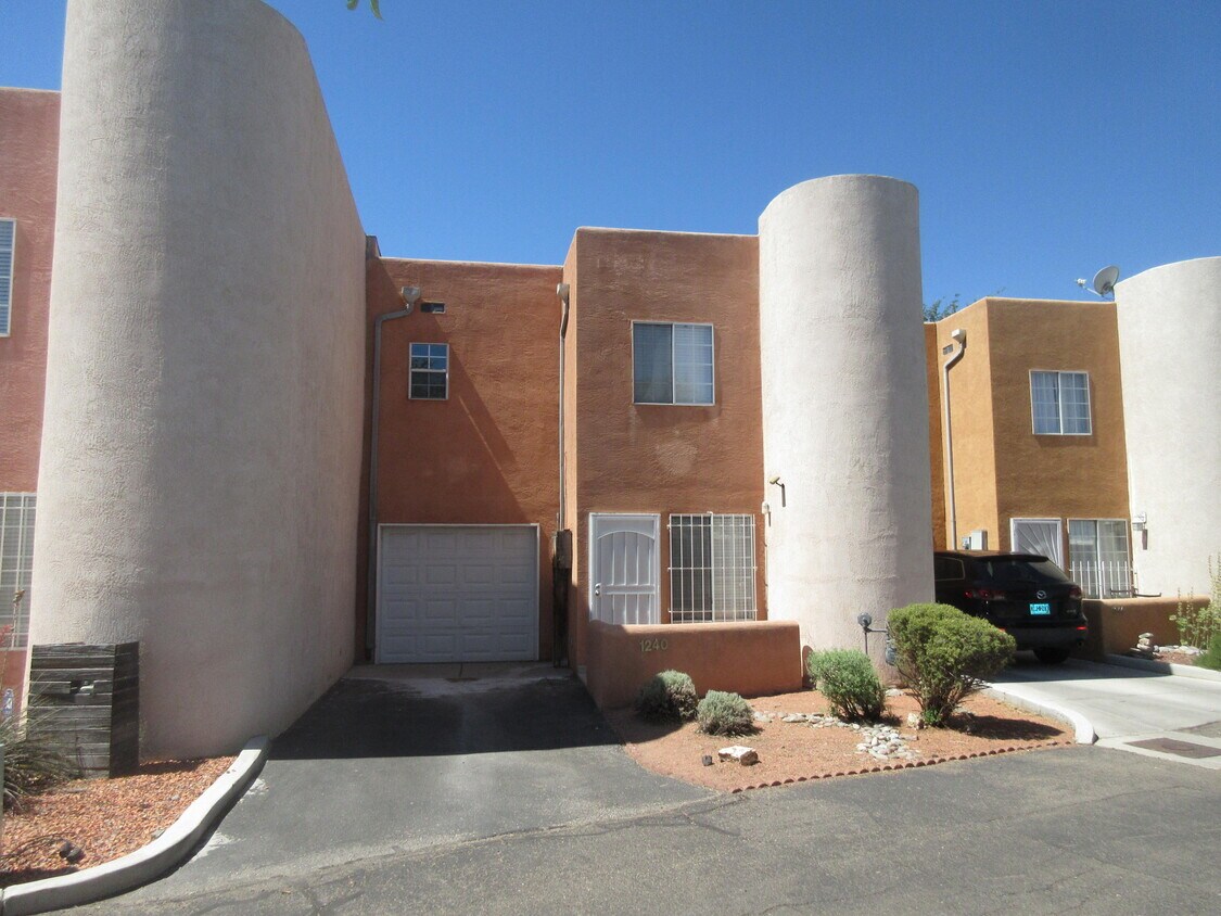 Foto principal - 1240 Rosemont Ave NW