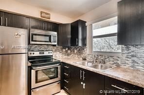 Foto del edificio - 2 br, 2 bath  - 9359 Fontainebleau Blvd F403