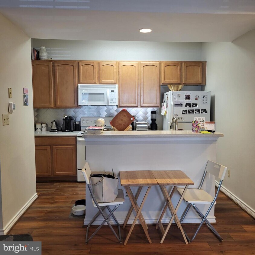 12155 Penderview Terrace Unit 804, Fairfax, VA 22033 Room for Rent in