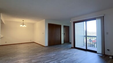 Building Photo - 3901 Doral Dr