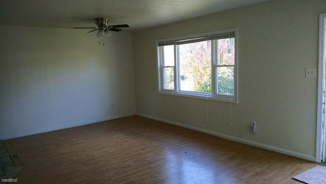 Foto del edificio - 6307 Hillview Ave