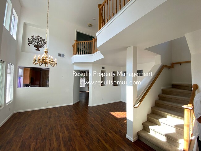 Building Photo - Citrus Heights 3 Bed 2.5 Bath