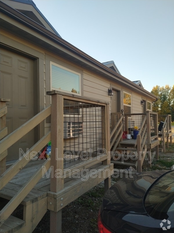 Building Photo - 1263 US-2