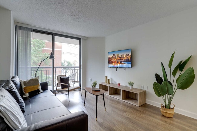 Building Photo - 801 15th St S