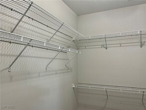 Building Photo - 231 Spectacular St