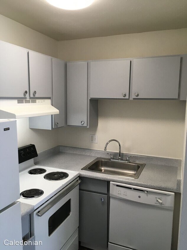 Primary Photo - 475 E 600 S