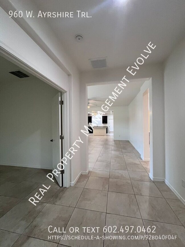 Building Photo - 960 W Ayrshire Trail