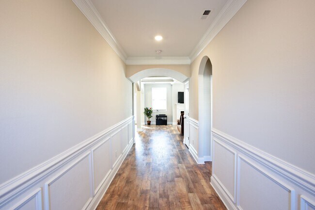 Foto del edificio - 1076 Black Oak Cir