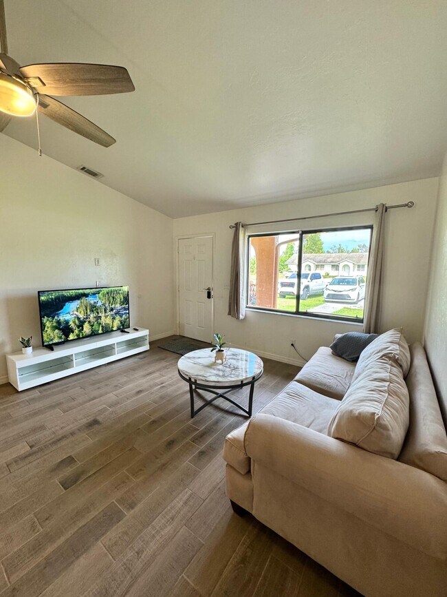 Foto del edificio - 17370 W Carnegie Cir