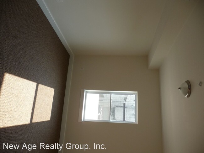 Building Photo - 530 Budd St