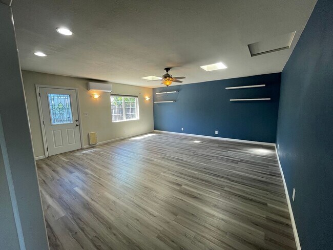 Foto del edificio - 284 Citrus Ave