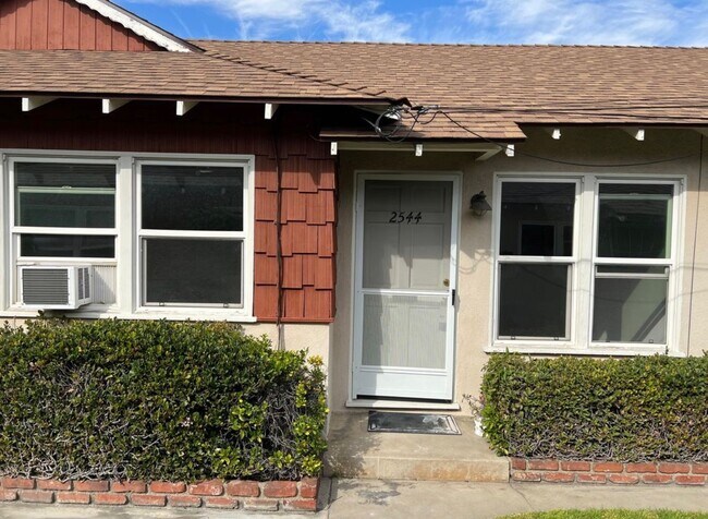 Foto del edificio - 2544 N Buena Vista St