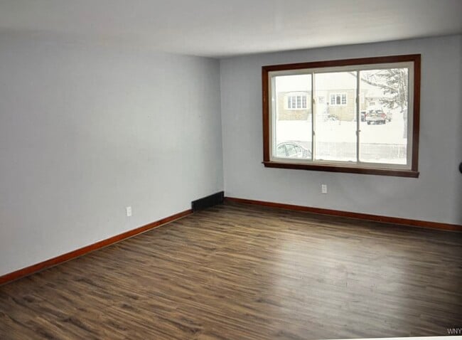 Building Photo - 110 Waverly Ave