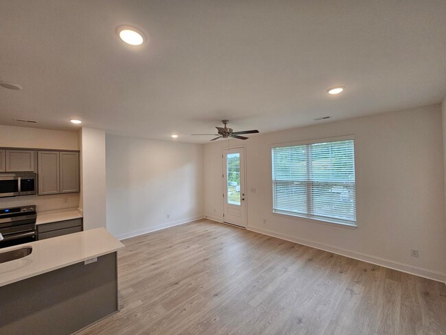 Building Photo - South Knoxville Brand New Construction uni...
