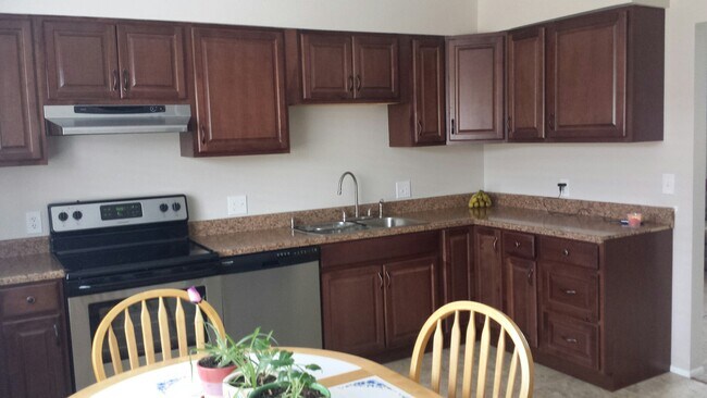 Spacious kitchen - 133 S 18th Ave