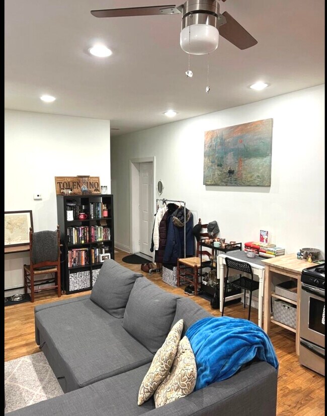 Foto del edificio - 6812 N Wayne Ave