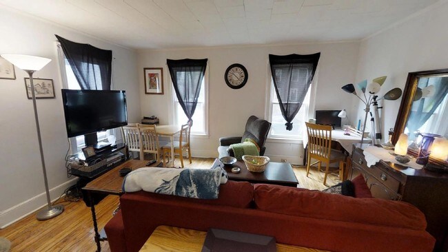 Living room - 136 Fayette St