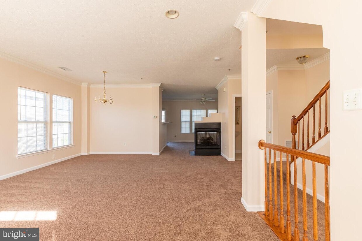 Foto principal - 11018 Mill Centre Dr