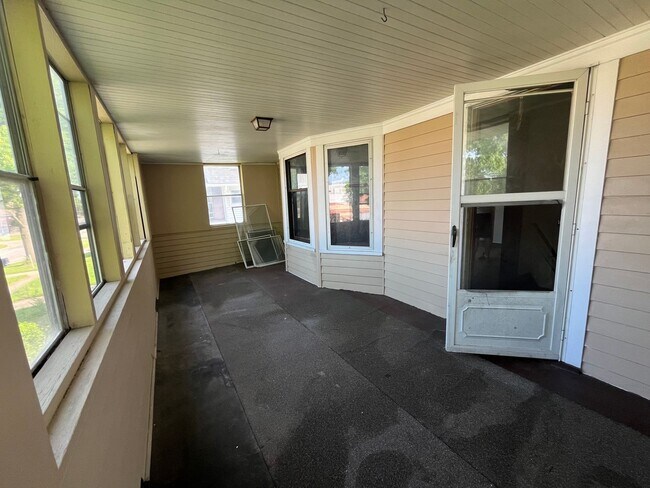 Foto del edificio - 3537 E 147th St