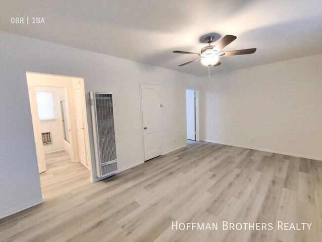 Foto del edificio - 12124 Hoffman St