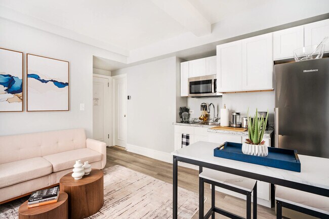 Building Photo - 234 W 73rd St