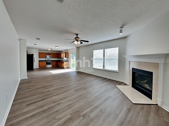 Foto del edificio - 14070 Eagle Feathers Dr