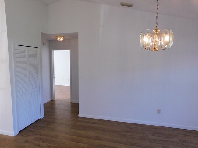 Foto del edificio - 873 Barber St