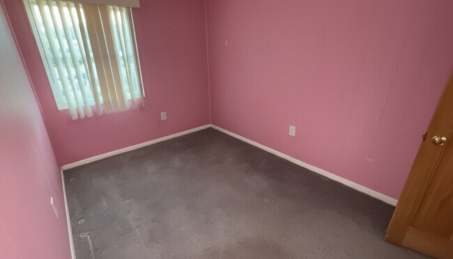 Building Photo - 2665 Chatsworth Ct