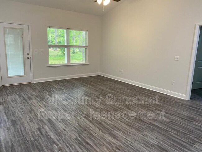 Building Photo - 1605 Willow Road