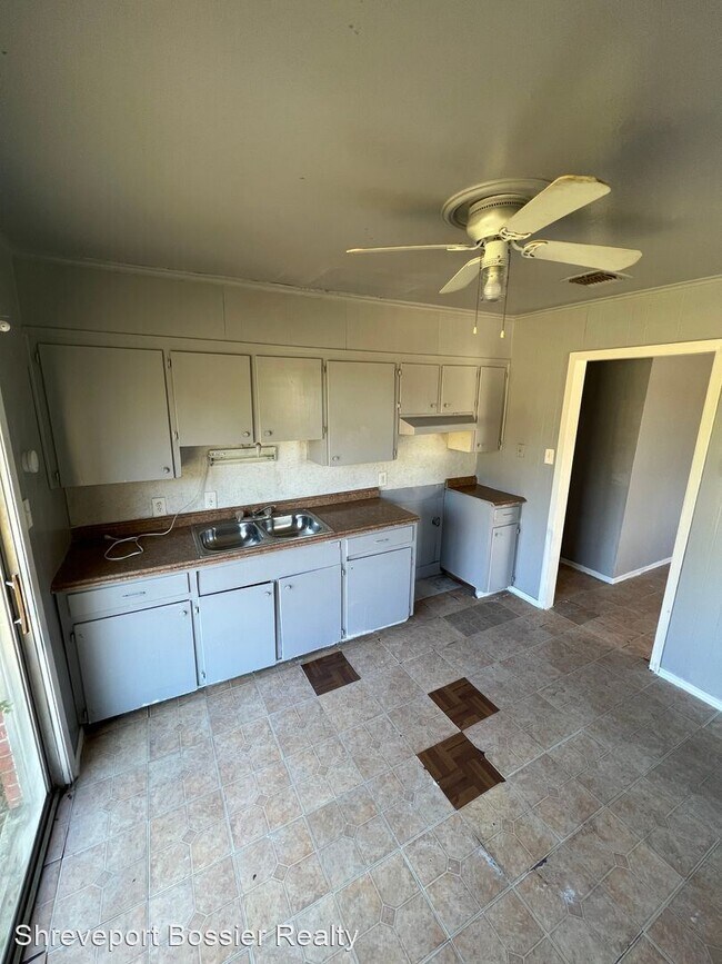 Building Photo - 3 br, 1 bath House - 430 Fuller St.