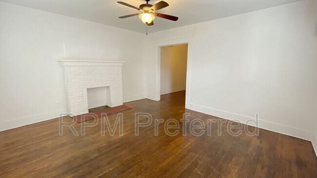 Building Photo - 1006 Studewood St