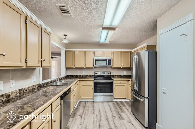 Building Photo - 1005 Faircloth Court