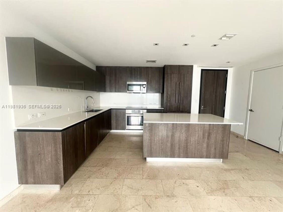 Photo - 68 SE 6 # 3510 (A11981936)