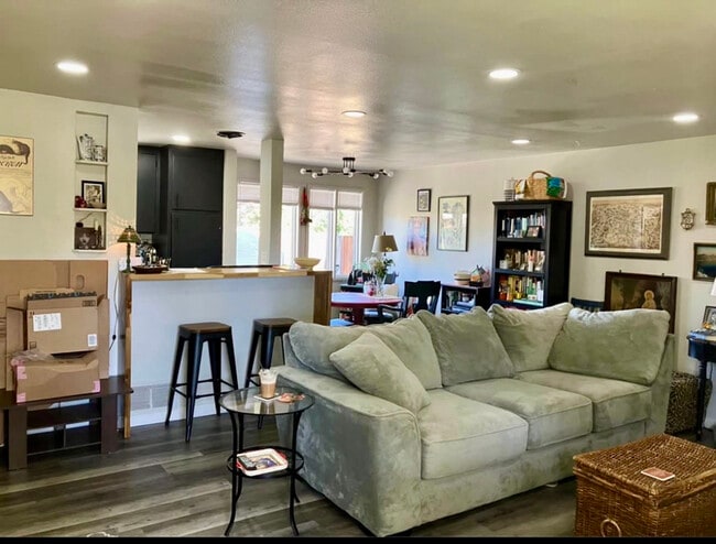 Foto del edificio - 1307 Wright Ave