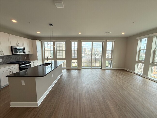 Foto del edificio - 716 Waugh Dr