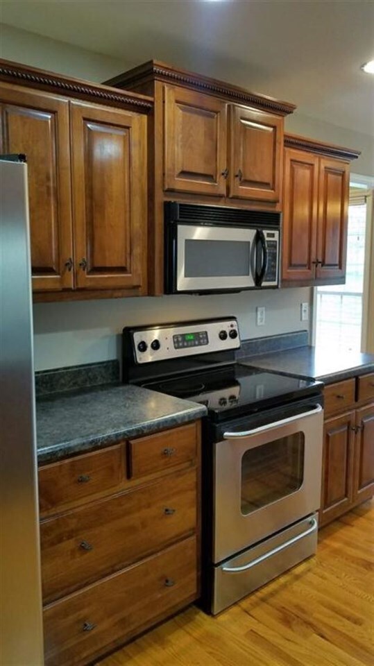 Building Photo - 921 Bogey Way