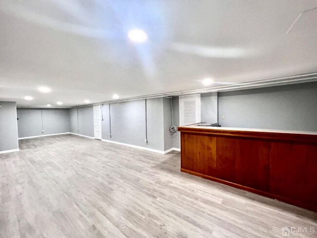 Building Photo - 67 Morris Ave